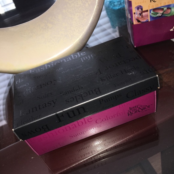 Just the right shoe NWB!  step into nature daffodil hope  Excellent Condition - Picture 7 of 7